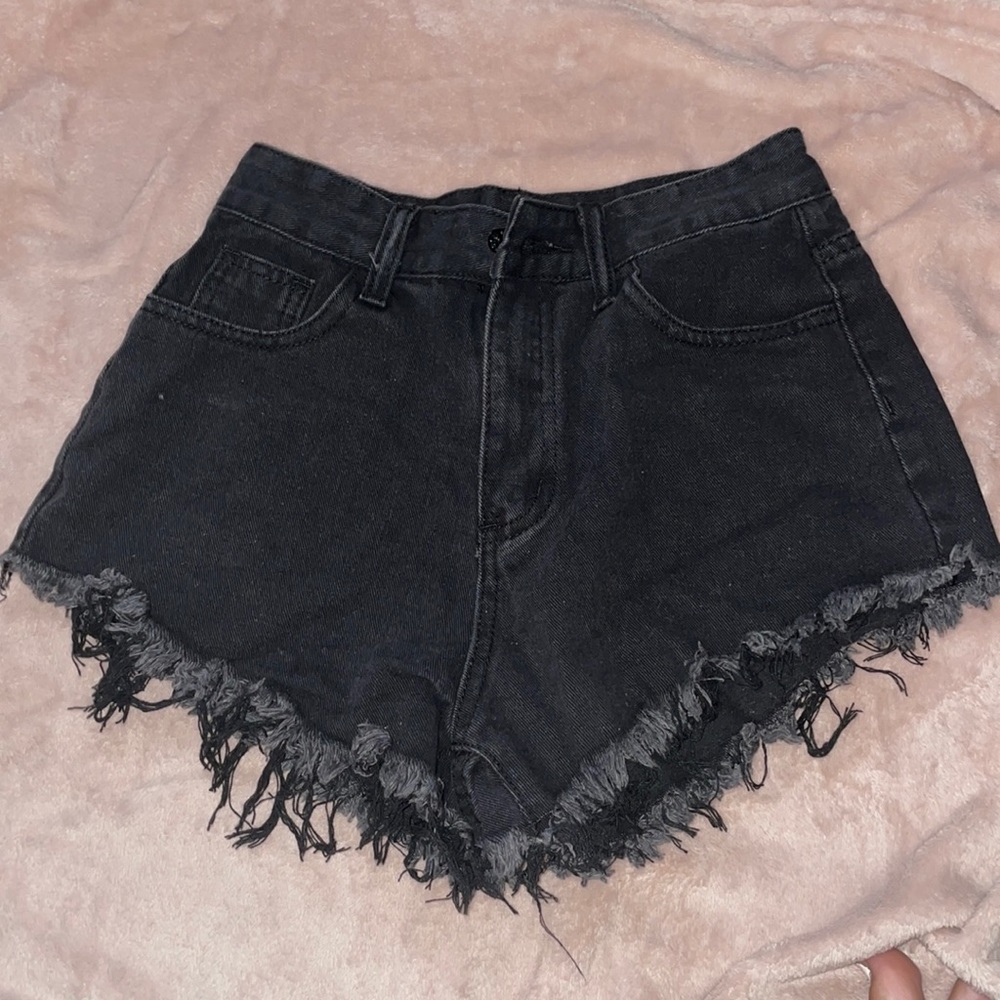 Raw Hem Embroidery Denim Shorts
